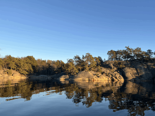 Klippor i senhöstljus