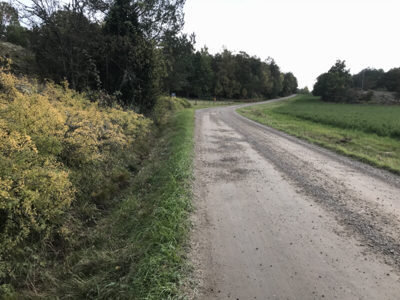 Bilden visar bred väg i Käringboda som åtgärdats.